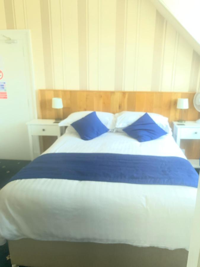 Burnett Arms Hotel Inverurie Eksteriør billede